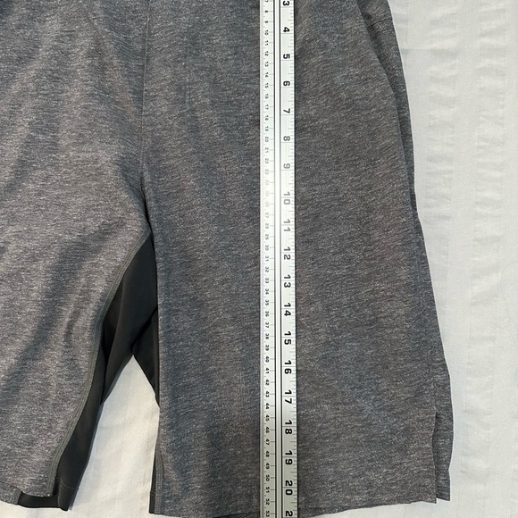 Lululemon Dry Fit Unlined Men's Short ( Size M) Color Heathered Gray - Picture 8 of 8